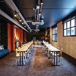 Mob Paris Les Puces Hotel 3*