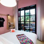 Hotel Mob Paris Les Puces Saint-Ouen (Seine-Saint-Denis)