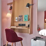 Hotel Mob Paris Les Puces 3*