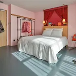Mob Paris Les Puces 3* Saint-Ouen (Seine-Saint-Denis)