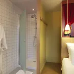Mob Paris Les Puces Hotel