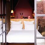 Mob Paris Les Puces 3* Saint-Ouen (Seine-Saint-Denis)