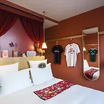 Hotel Mob Paris Les Puces
