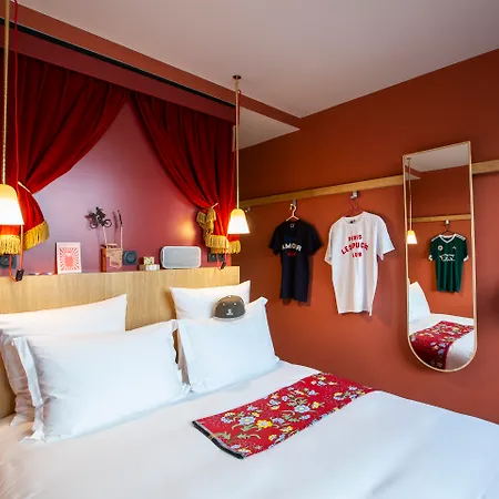 Hotell Mob Paris Les Puces 3*