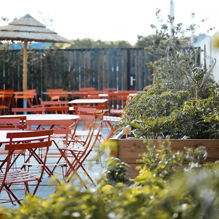 Mob Paris Les Puces Hotell 3*