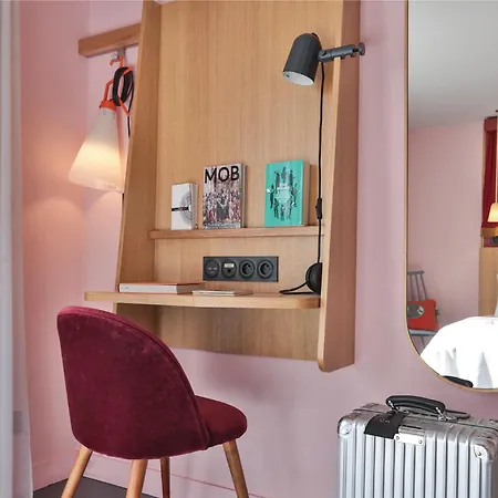 Hotell Mob Paris Les Puces 3*
