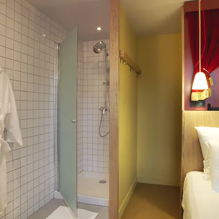 Mob Paris Les Puces Hotel
