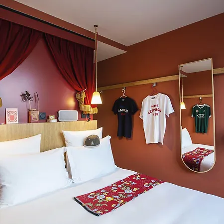 Hotel Mob Paris Les Puces