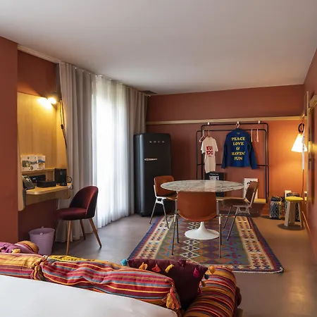 Hotell Mob Paris Les Puces