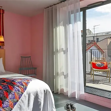 Mob Paris Les Puces Hotel