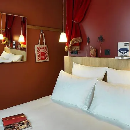 Hotel Mob Paris Les Puces 3*