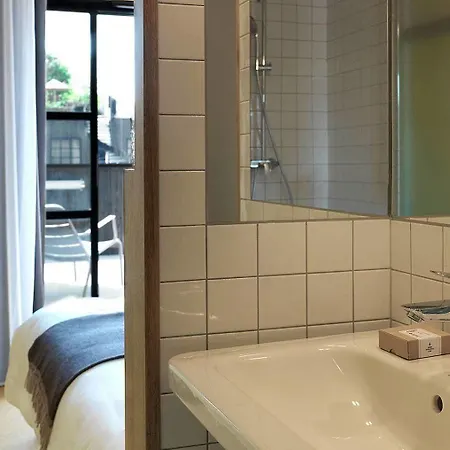 Mob Paris Les Puces Hotel
