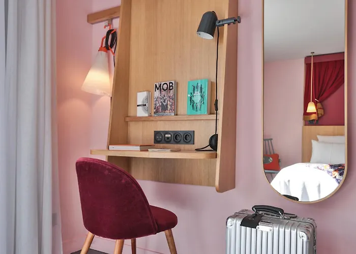 Hotel Mob Paris Les Puces 3*